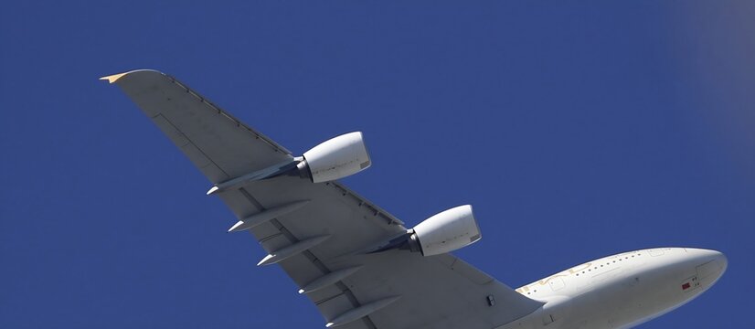 commercial jumbo jet engine