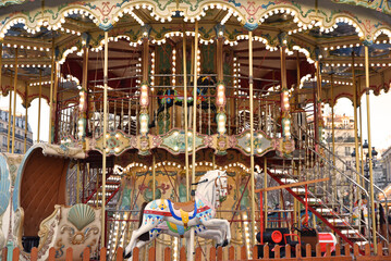 Man&egrave;ge aux chevaux de bois