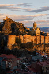 Obraz premium Vertical View Of Narikala Fortress And Church At Sunset In Tbilisi