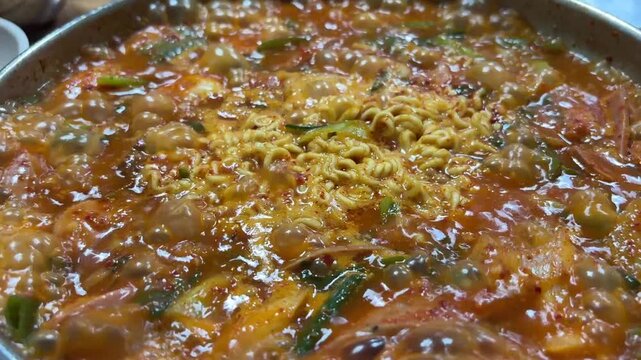 라면이 들어간 부대찌개