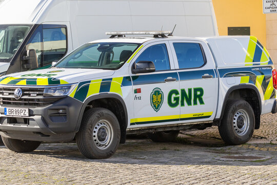 Gnr police volkswagen amarok pickup truck portugal