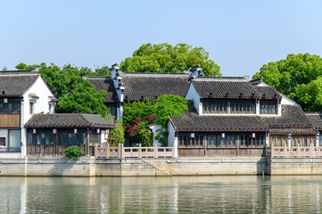 Fototapeta premium 中国にある蘇州のとても美しい街並み風景A beautiful cityscape of Suzhou, China