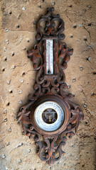 thermom&egrave;tre, barom&egrave;tre ancien, PNG format 9:16