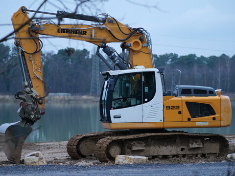 Germany, Paderborn, December 17. 2025, crawler excavator Liebherr R 922 Litronic