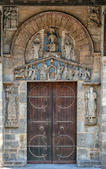 porte Basilique Notre-Dame du Port Clermont-Ferrand