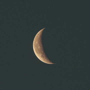 crescent moon in the sky