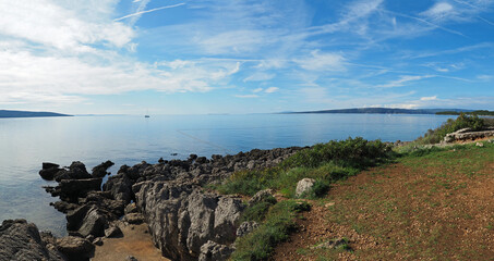 K&uuml;ste der Insel Krk , der Adria und der kroatischen K&uuml;ste