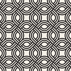 Vector seamless subtle lattice pattern. Black and white geometric pattern with interlocking loops and curved lines creating diamond shapes.