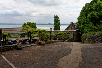  Landschaft am Berg Badacsony, einen Tafelberg, vulkanischen Ursprungs, im Nationalpark Balaton-Oberland, zwischen den Orten Badacsonytomaj und Badacsony, Balaton, Ungarn