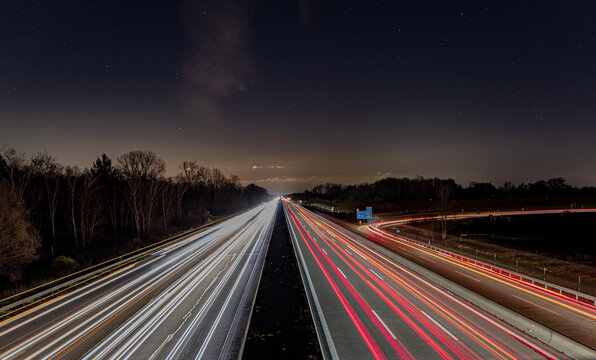 A8 bei Nacht