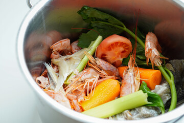 Fish stock with shrimp shells 