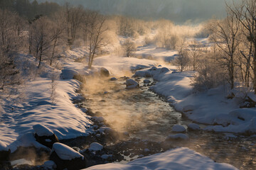 白馬大橋から見る厳冬期の松川渓谷 © 義之 古川