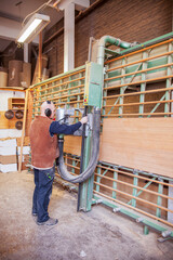 Adjusting large sawing machine