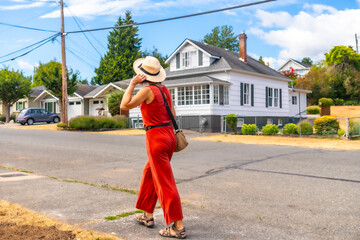 Tourist walking in chemainus, vancouver island, british columbia, canada © unai