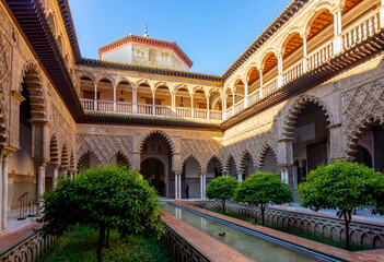 Fototapeta premium Courtyard of Maidens in Seville Alcazar, Spain