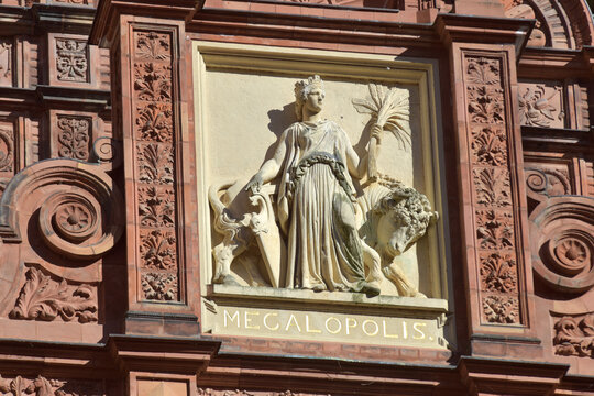 kunstvolles Relief am Schloss Schwerin