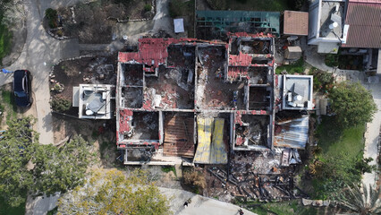 AERIAL Damaged house In Beeri Israel 2023
Drone footage showing damaged residential house in Beeri after the October attack, filmed from the air, 23.november.2023

