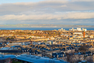 Obraz premium View of Edinburgh skyline from Calton Hill