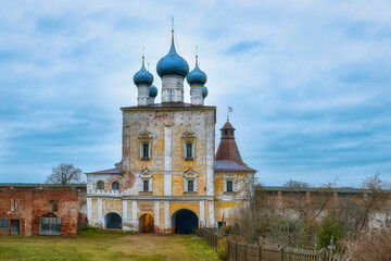The Sretenskaya Gate Church on the grounds of the Orthodox Monastery in the village of Borisoglebskoye.The domes of the ancient cathedral. © Lexis_Jan