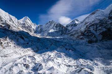 Obraz premium Helicopter flight over the Khumbu glacier. Aerial view of the Khumbu valley near Gorak Shep, Nepal.