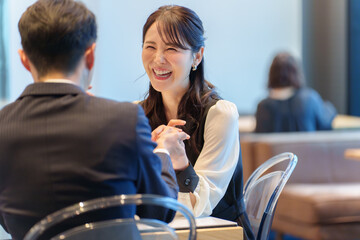 カップル　デート　レストラン　記念日