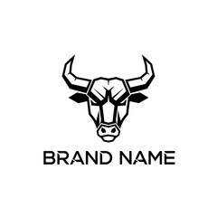 Obraz premium Powerful and aggressive bull head logo design in black and white.