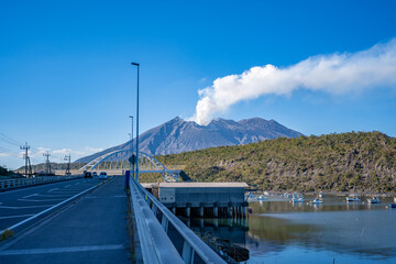 牛根大橋と桜島（垂水市） © 啓 桑原