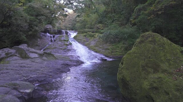 菊池渓谷の四十三万滝の風景