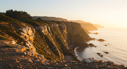 La lumi�re dor�e du soleil couchant illumine les majestueuses falaises c�ti�res offrant un paysage marin paisible. AI Generated