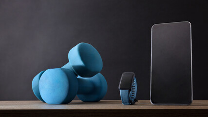 Smartphone and smartwatch for strength training