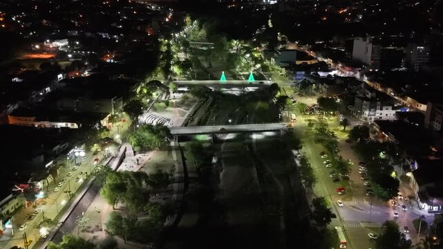 parque lineal Xibi XIbi de noche