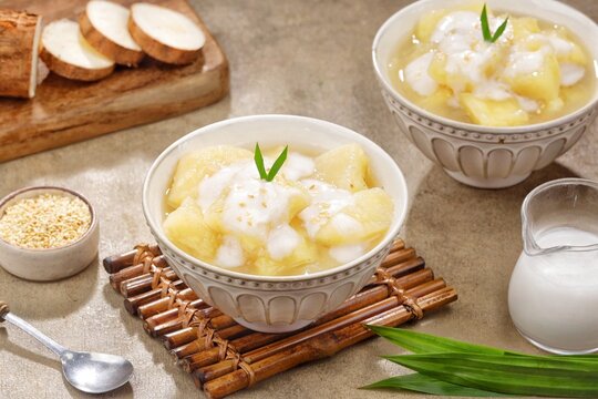 Singkong Thailand. Thai cassava is made from cassava that is cooked until soft and then served with sweet coconut milk sauce.
