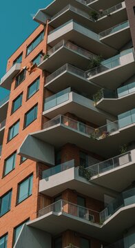 Hohes Wohngeb?ude f?r Giraffen, mit weitl?ufigen R?umen und vertikalen Ebenen. Lichtdurchflutete, au?ergew?hnliche Architektur ,H?he ,Stockwerk ,Haus