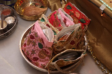 thai dessert in the basket