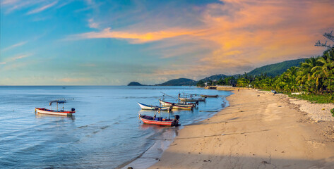 Fototapeta premium Sandy beaches next to the cruise tender boat pier on Koh Samui island, Thailand