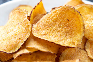 さつまいもチップスのアップ。