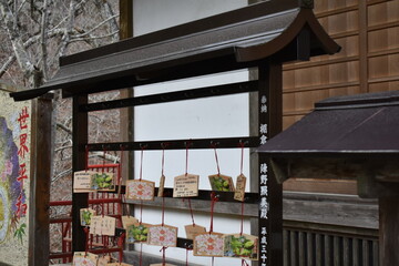 願いと希望を象徴する日本の絵馬（神社）