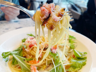 紅ズワイ蟹と長ネギのペペロンチーノ