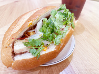 バインミー ベトナム料理のサンドイッチ