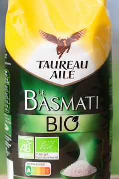 Gros plan de riz bio de la marque Taureau Ail&eacute; appartenant &agrave; Lustucru S&eacute;lection, filiale du groupe espagnol Elro Foods, France