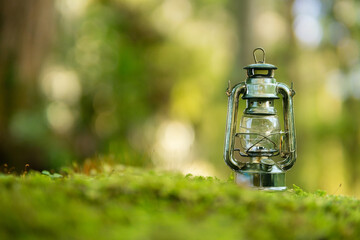 森の中のオイルランタン