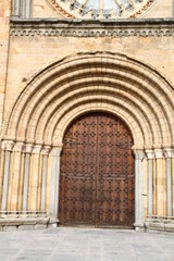Fototapeta premium Iglesia de San Pedro Apostol de avila