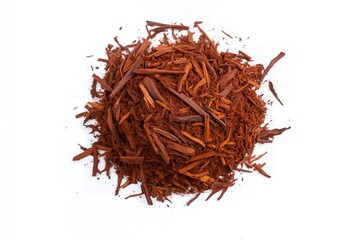 Obraz premium Cocoa mulch organic garden material isolated on white