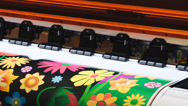 Industrial printing modern digital inkjet printer Industrial printing modern digital inkjet printer, color test