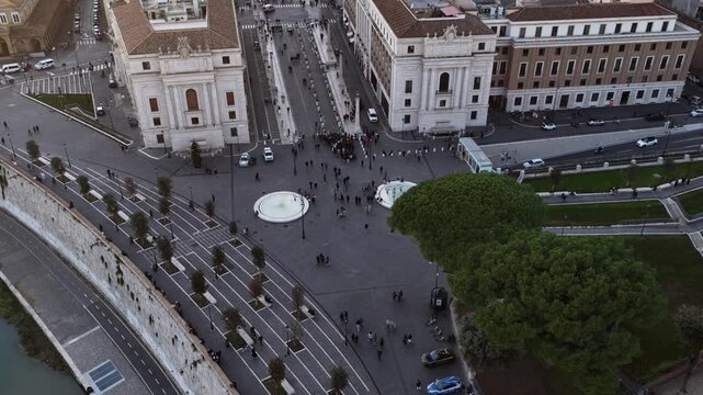 Piazza Pia a Roma, Italia. 
La nuova piazza realizzata nel 2025 per il giubileo, che collega Castel Sant'Angelo alla Basilica di San Pietro.