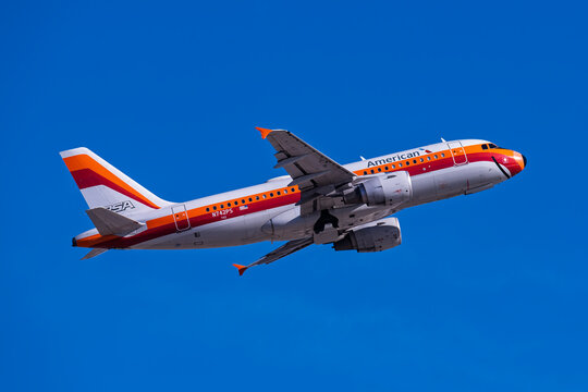 sky harbor airport 3-18-2023 Phoenix, AZ USAAmerican Airlines Airbus A319 N742PS PSA Heritage livery at Phoenix Sky Harbor Intl. Airport
