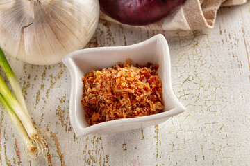 Roasted dry golden dehydrated onion