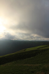 『熊本県阿蘇市&rdquo;大観峰&rdquo;阿蘇の自然と雲』　大観峰展望台からの眺望　山と街並み