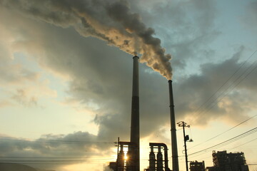  『周南コンビナート』えんとつの煙とHIKARI! 地球環境 SDGs  工場汚染 山口県観光