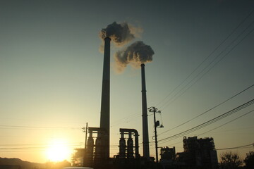  『周南コンビナート』えんとつの煙とHIKARI! 地球環境 SDGs  工場汚染 山口県観光